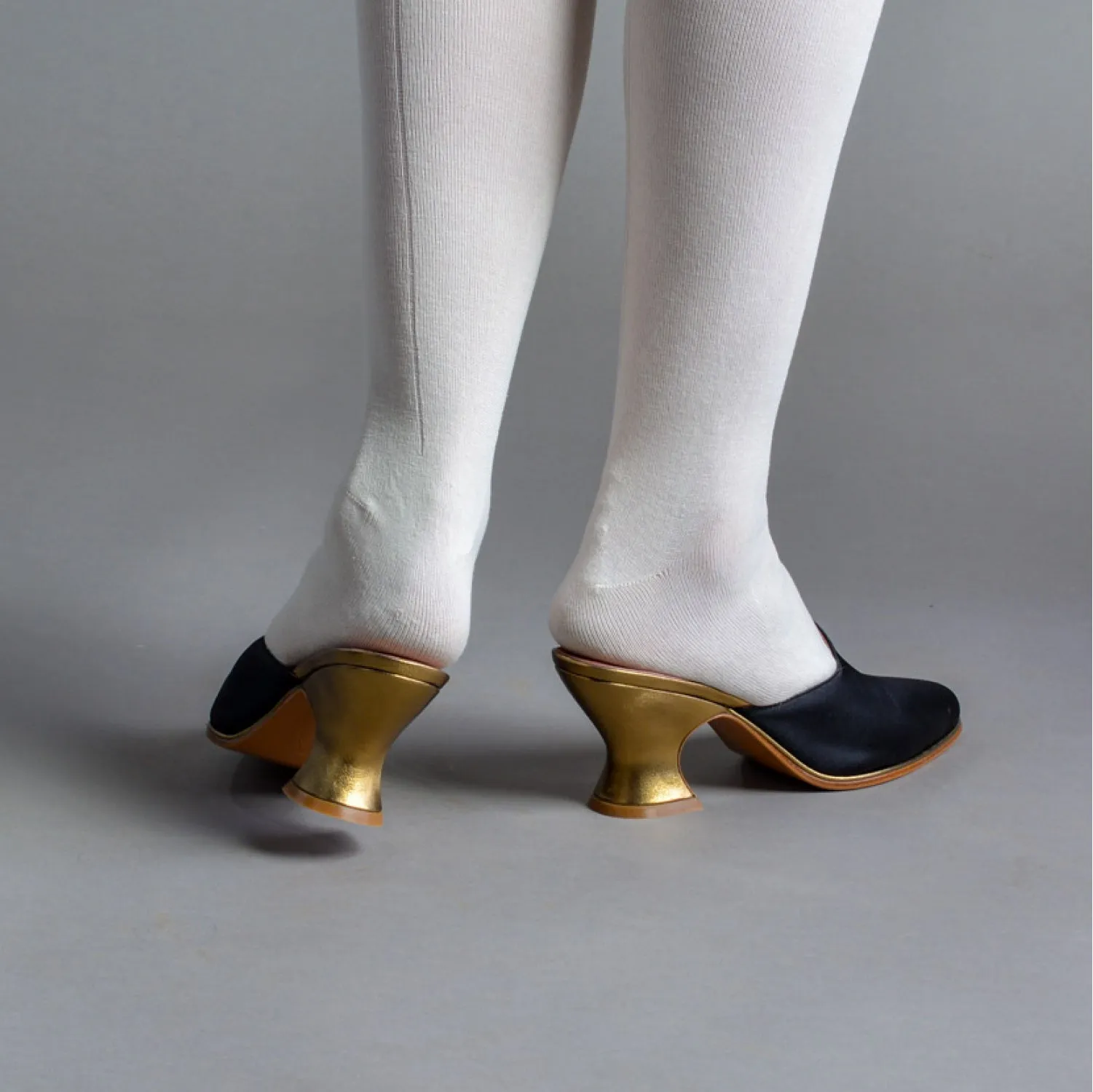 Charlotte Women's 18th Century Mules (Black)