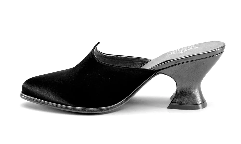 Charlotte Women's 18th Century Mules (Black)