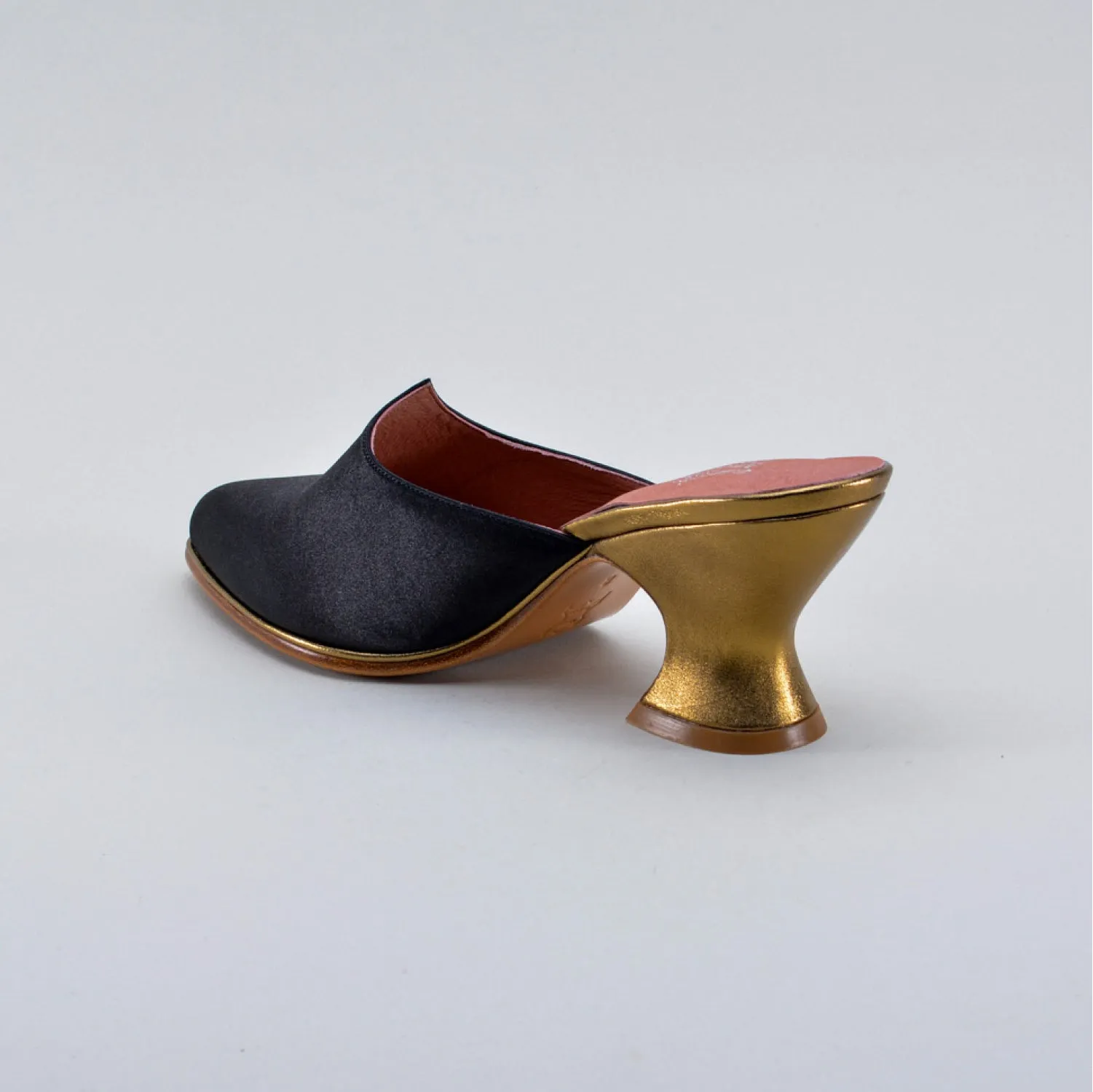 Charlotte Women's 18th Century Mules (Black)