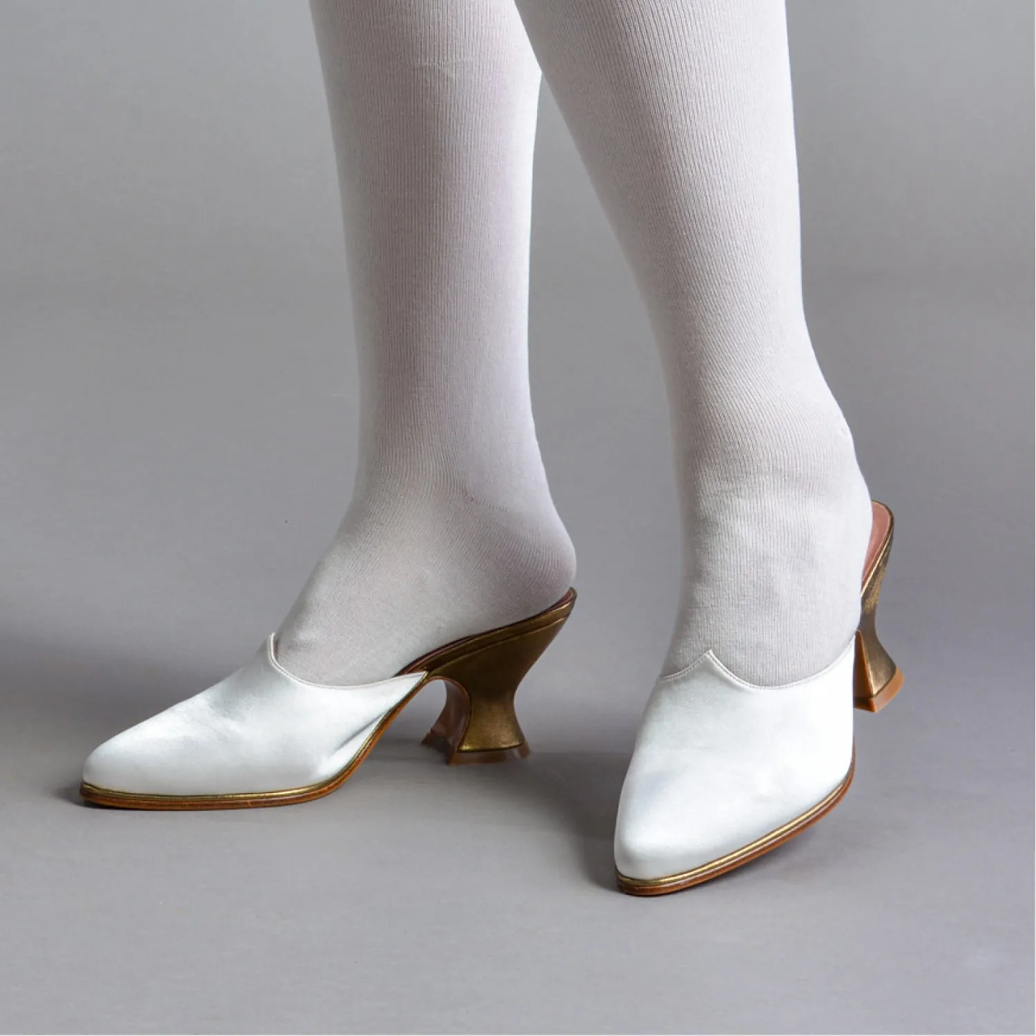 Charlotte Women's 18th Century Mules (Ivory)