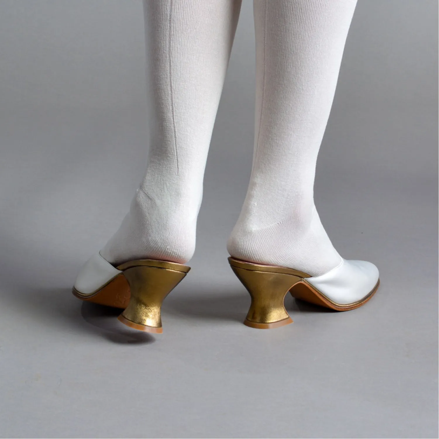 Charlotte Women's 18th Century Mules (Ivory)