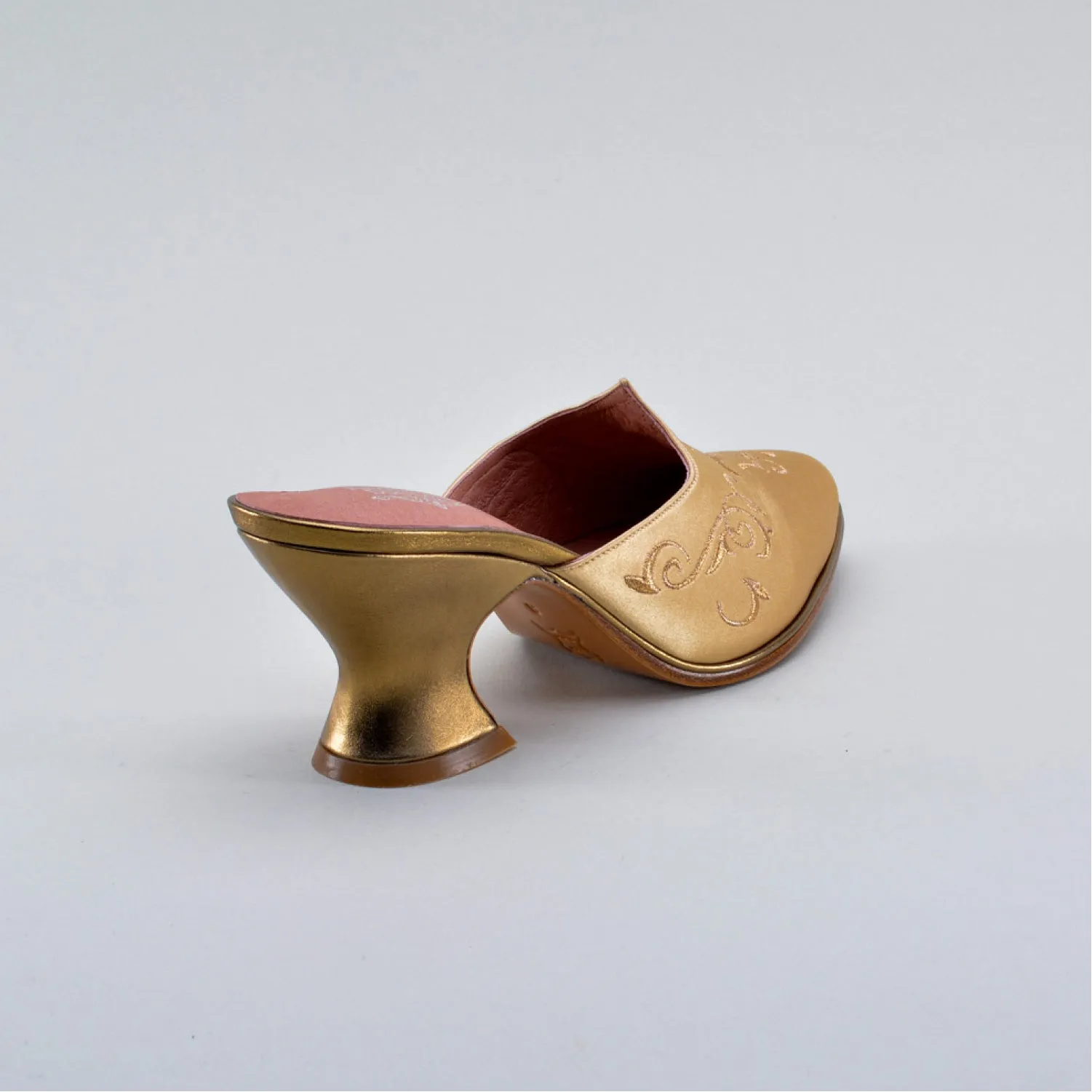 Gilded Charlotte Women's 18th Century Mules (Gold)