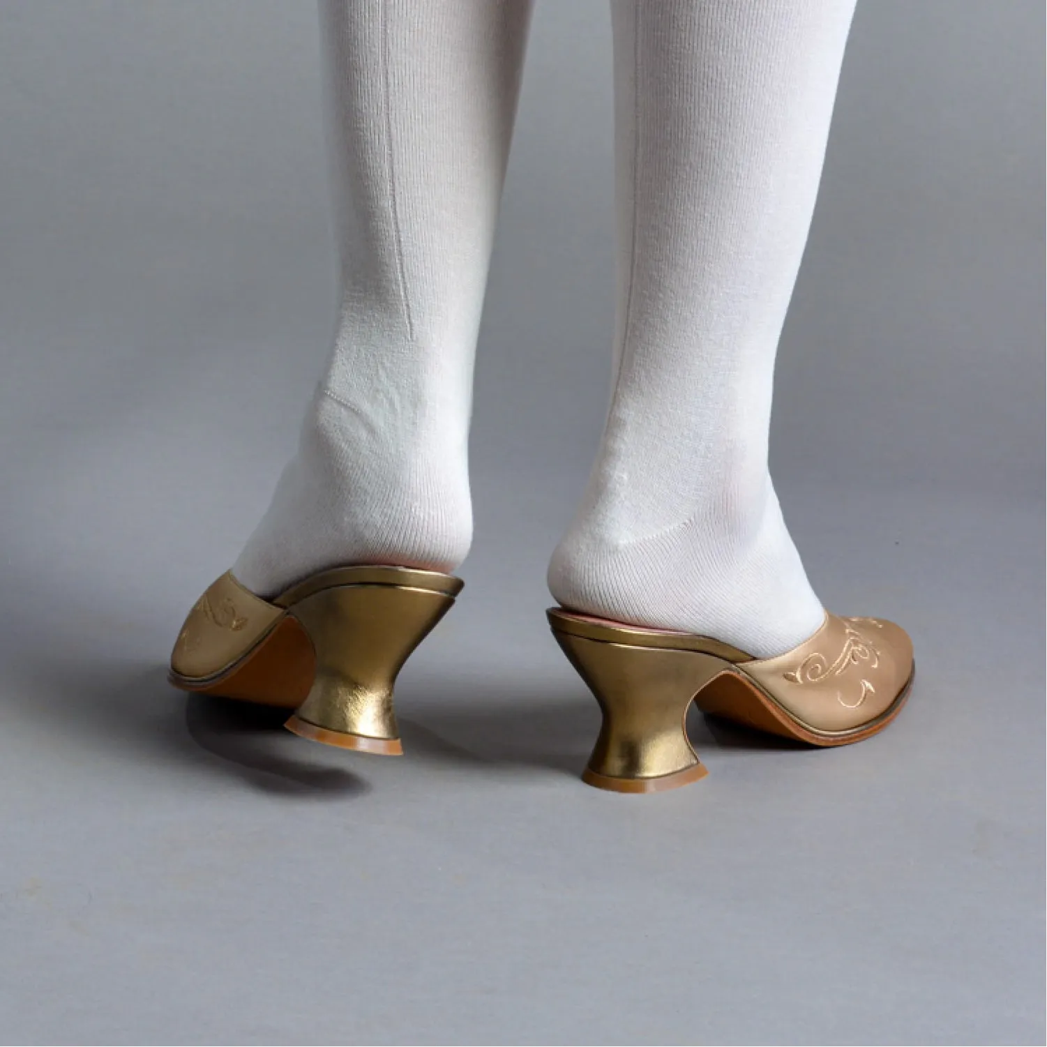 Gilded Charlotte Women's 18th Century Mules (Gold)